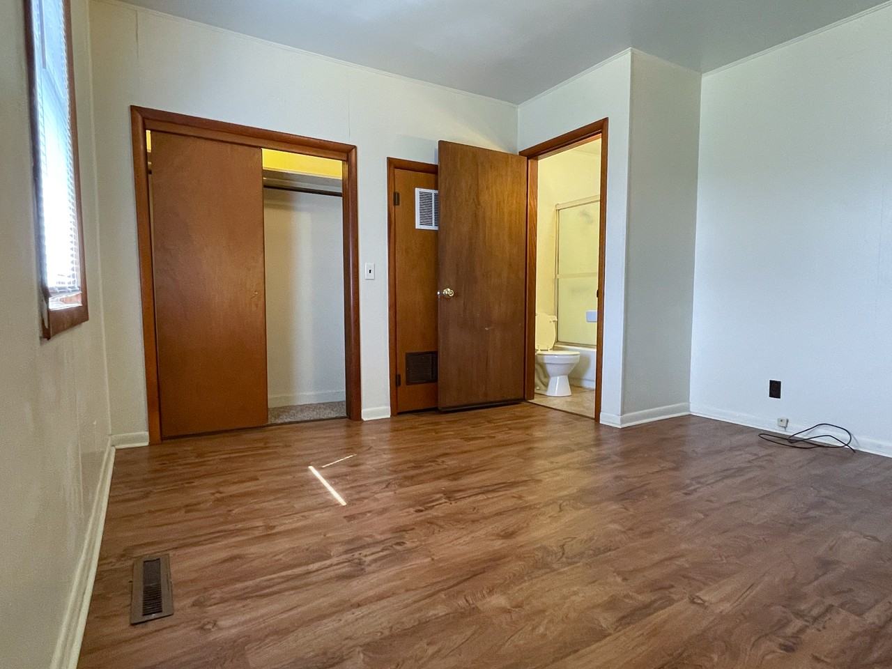 401 E Snider St #3 - Photo 6 of 9