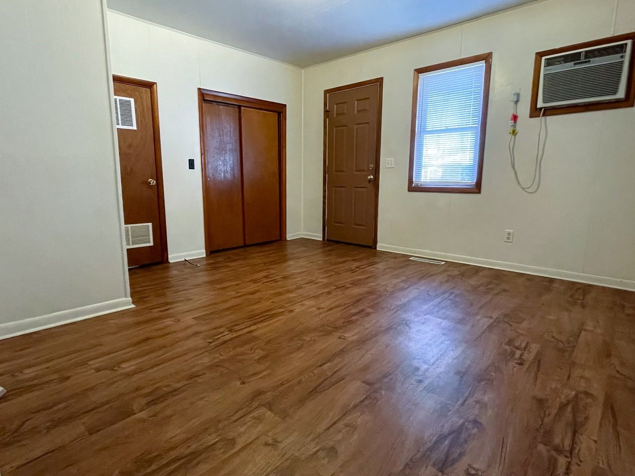 401 E Snider St #3 - Photo 7 of 9