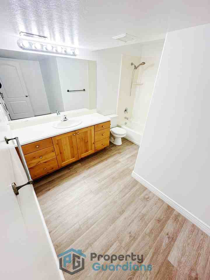 2786 S 1260 W - Photo 7 of 48