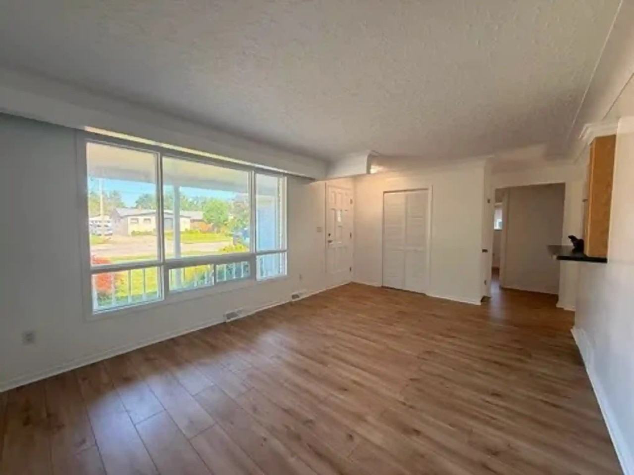44 Valencourt Drive #Main - Photo 2 of 19