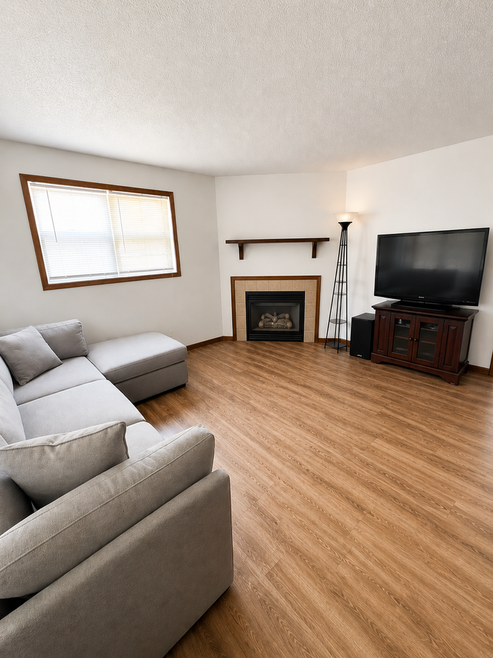 Sheldon Ave #1902 - Photo 2 of 11