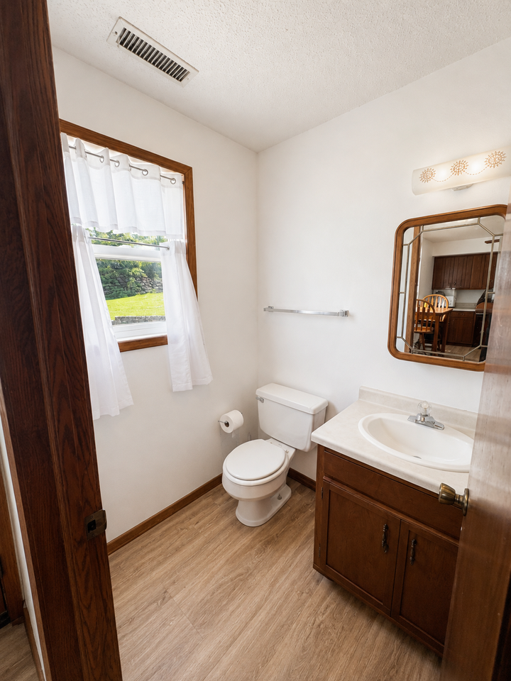 Sheldon Ave #1902 - Photo 3 of 11