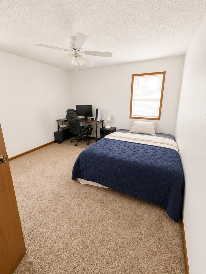 Sheldon Ave #1902 - Photo 4 of 11