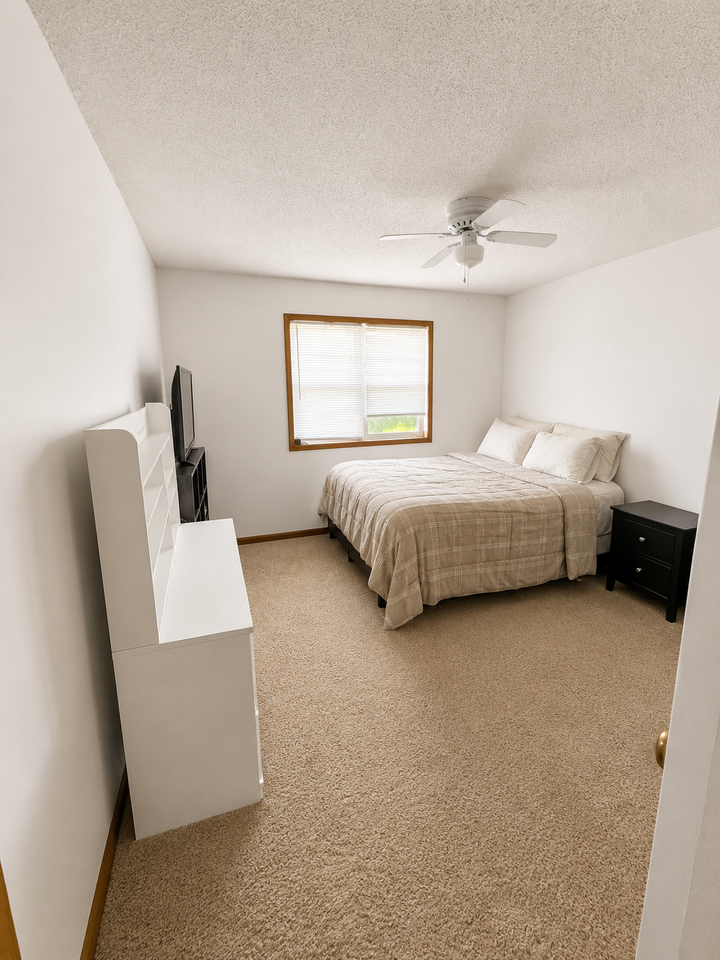 Sheldon Ave #1902 - Photo 5 of 11