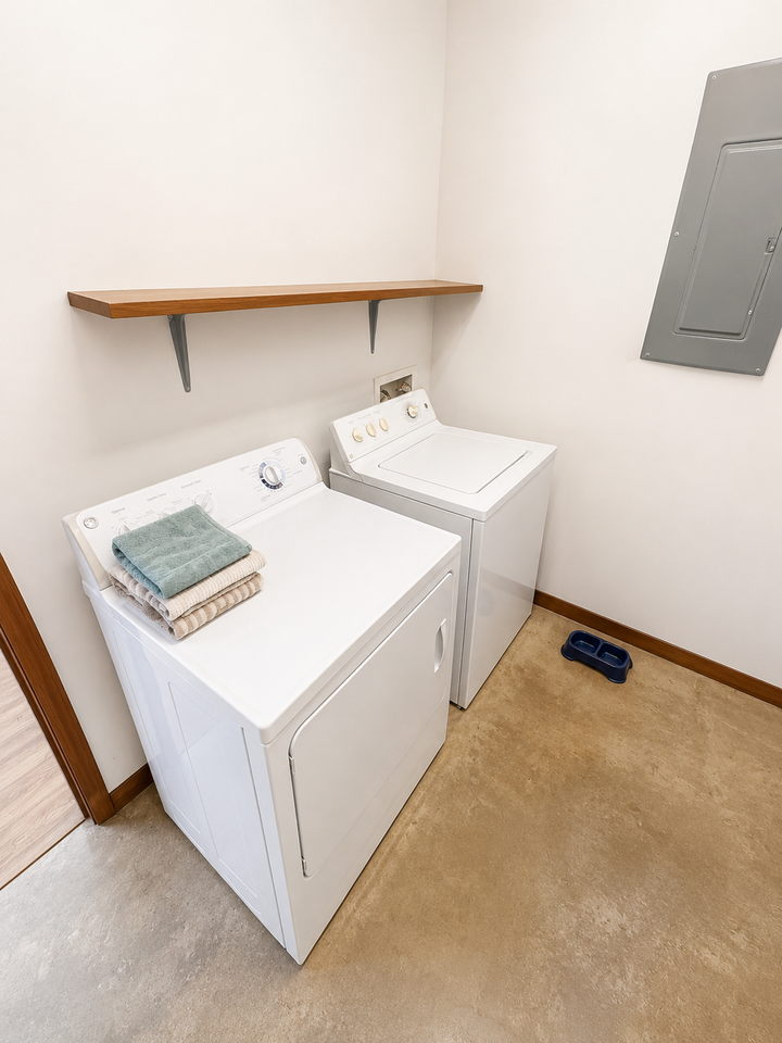 Sheldon Ave #1902 - Photo 7 of 11