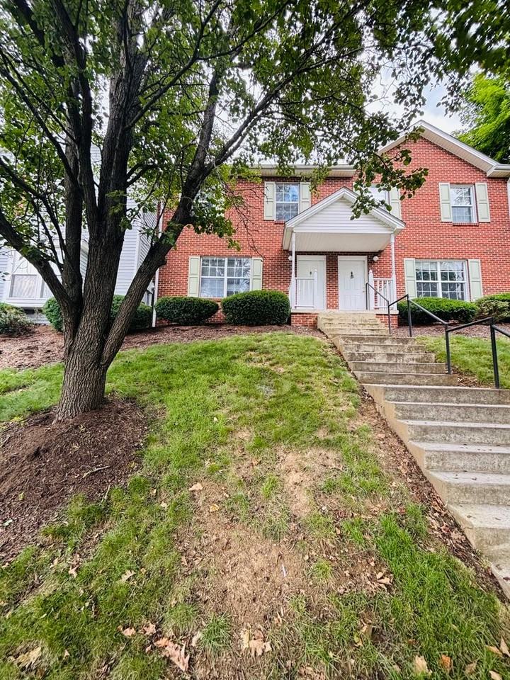 413 Laurence Ln