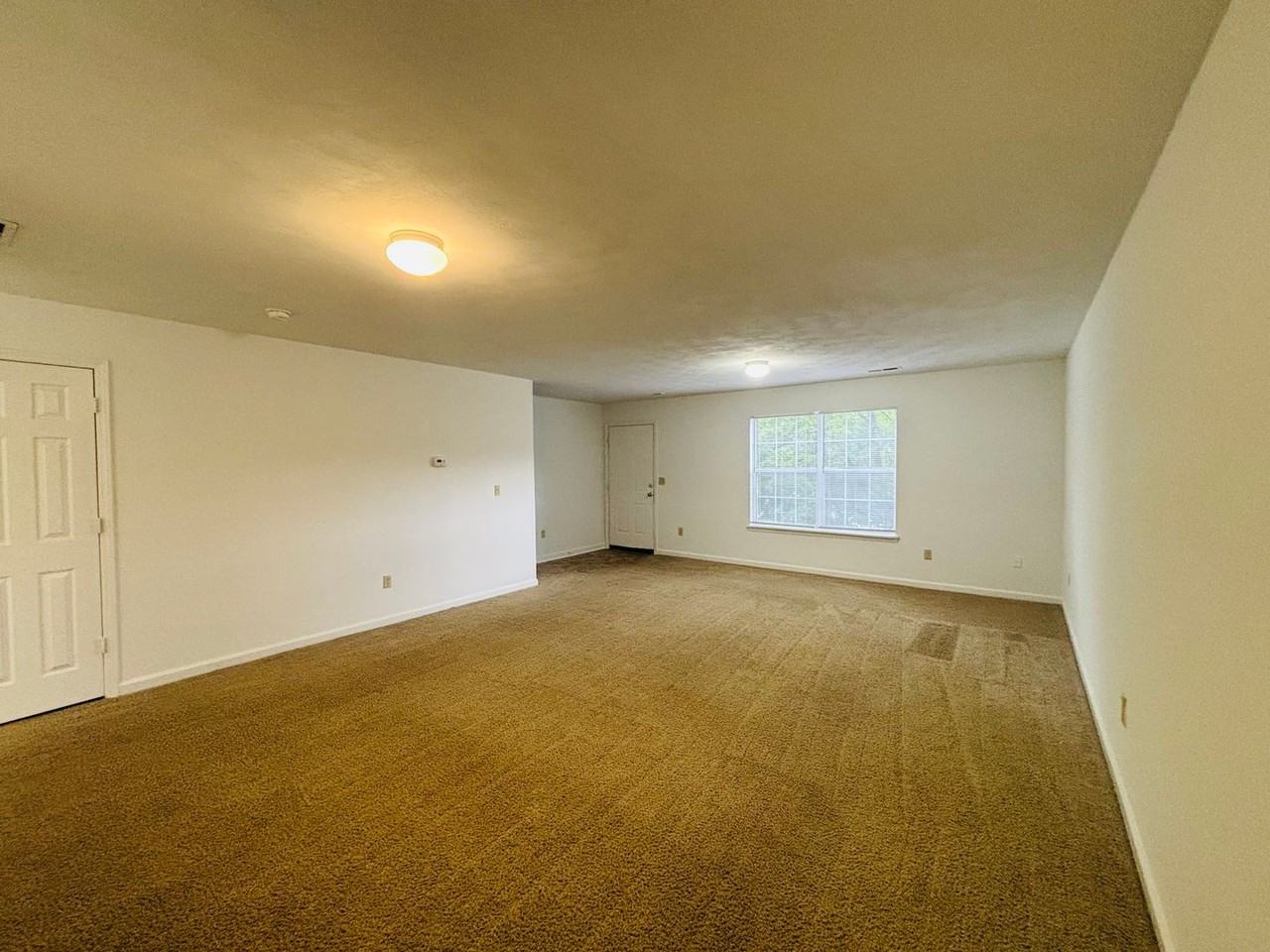 413 Laurence Ln - Photo 4 of 20