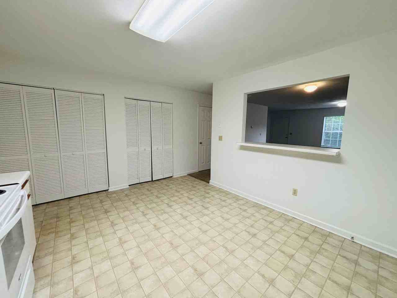 413 Laurence Ln - Photo 7 of 20