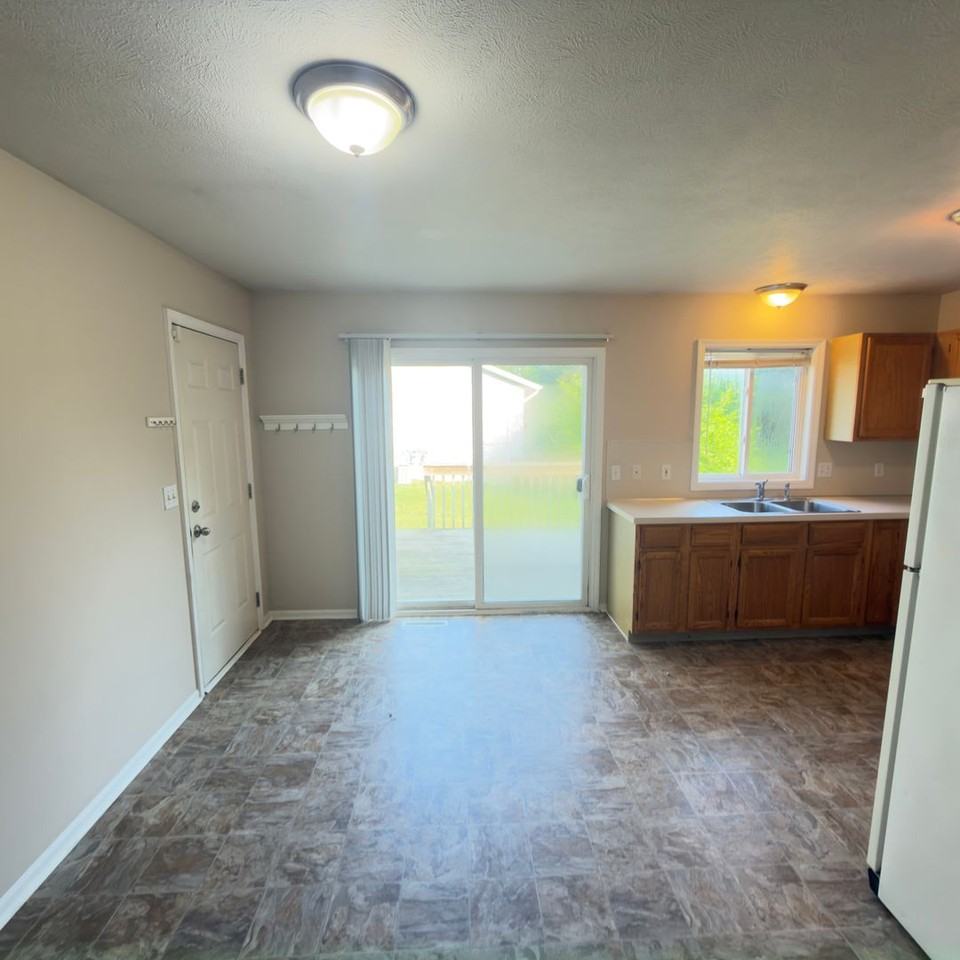 4443 Hillrise Ct Ne - Photo 5 of 20