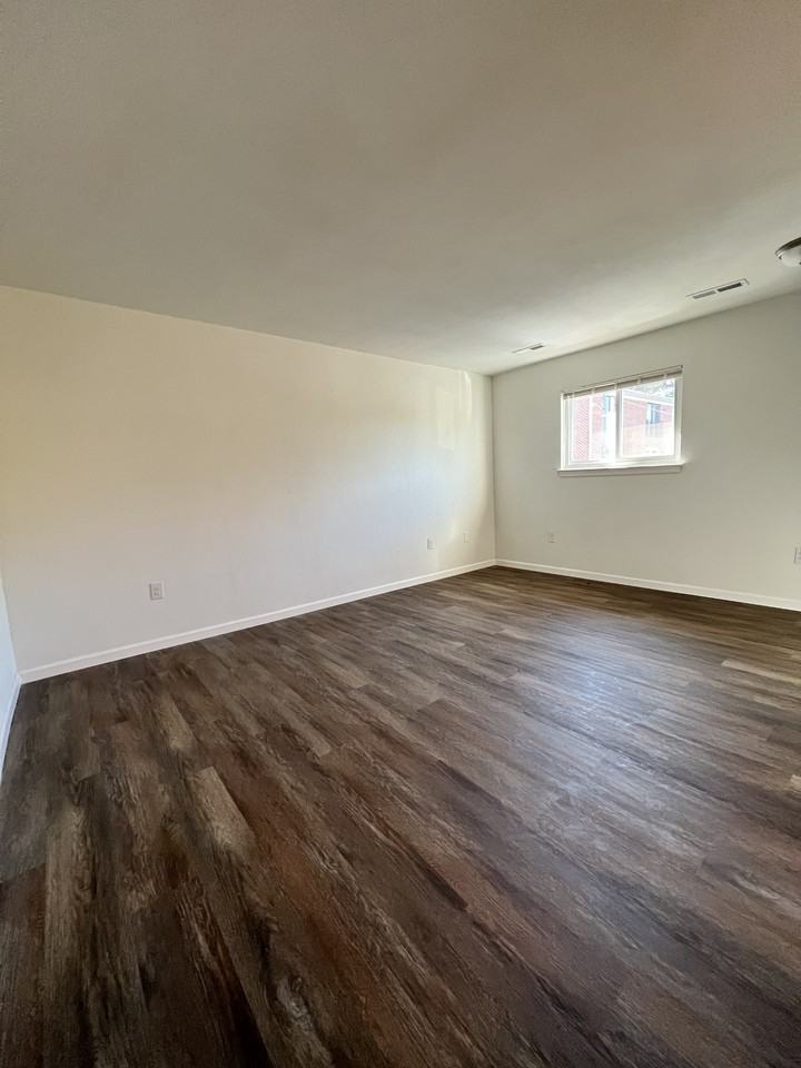 853 E Washington Ave #B12 - Photo 2 of 10