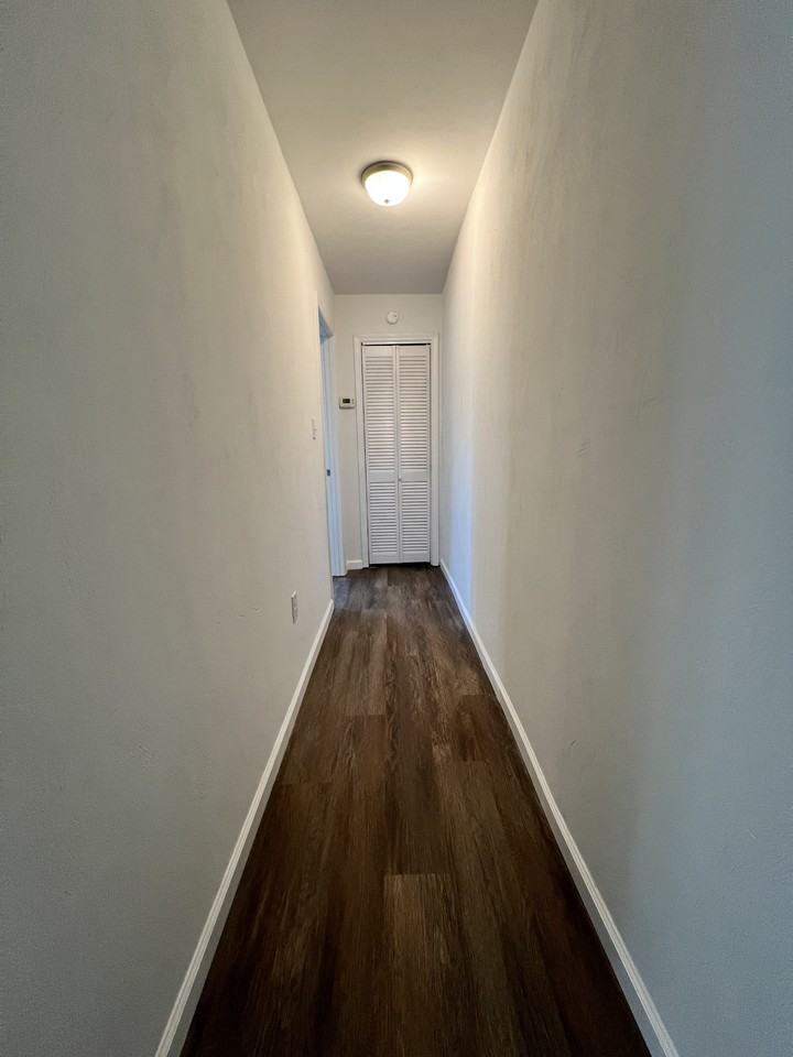 853 E Washington Ave #B12 - Photo 6 of 10