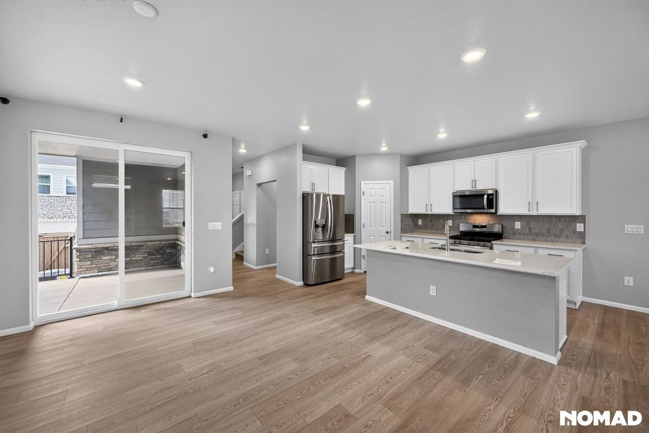 745 N Tempe St - Photo 6 of 38