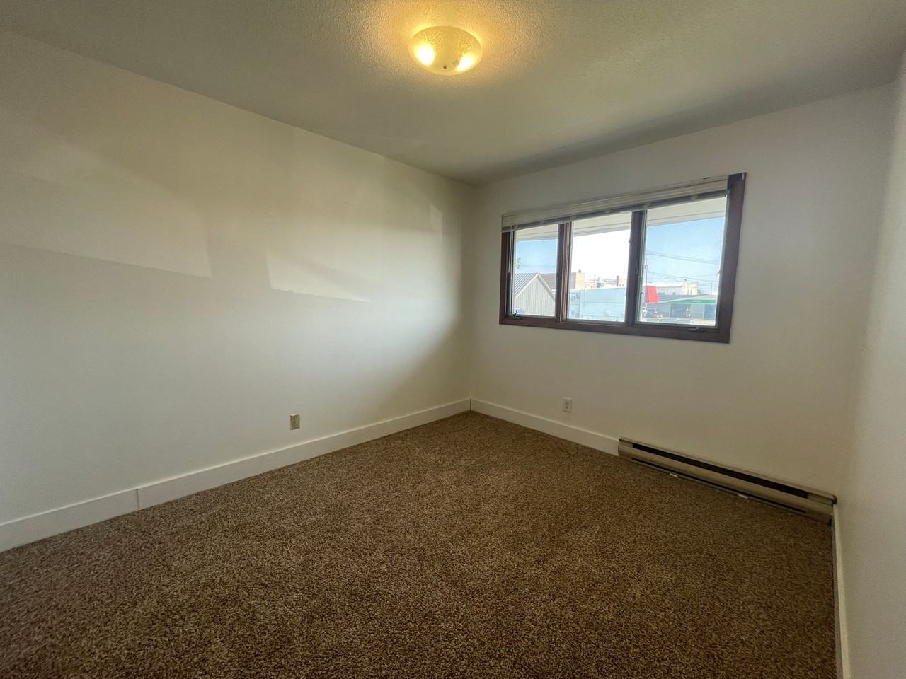 1307 7th Ave - Photo 6 of 15