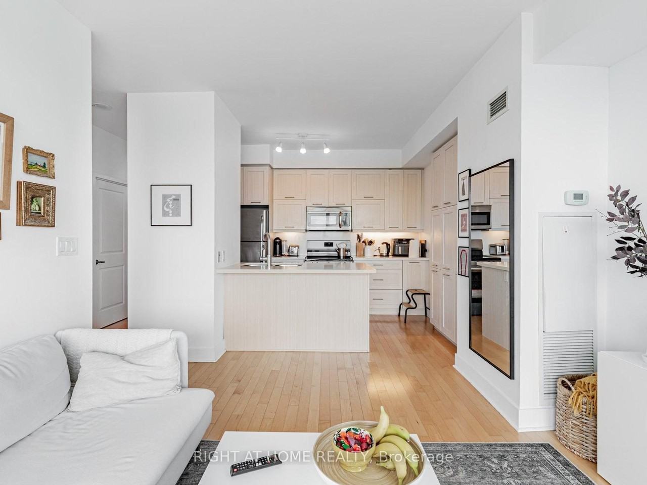26 Norton Avenue #1603 - Photo 3 of 24