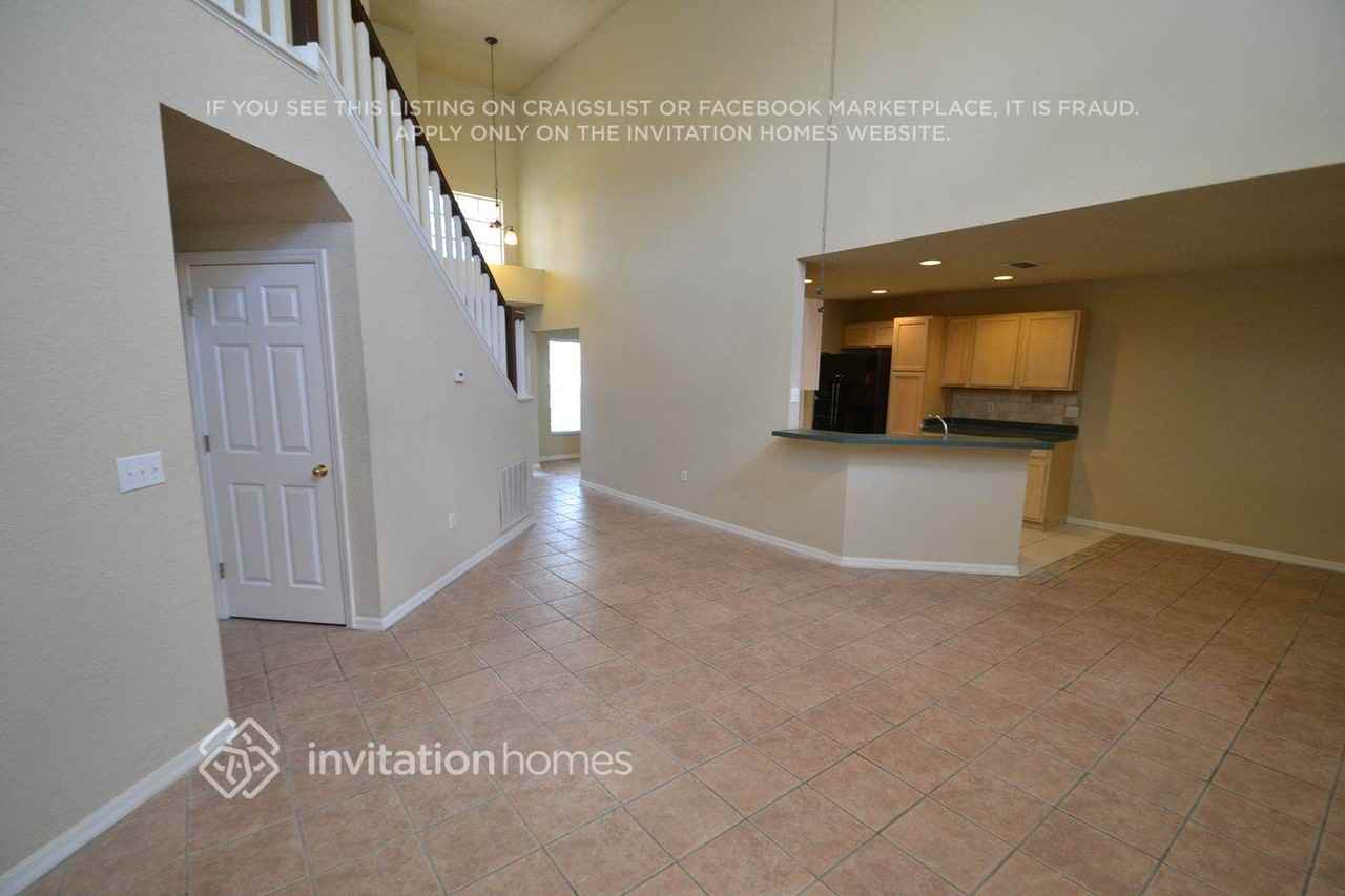 749 Jessanda Cir - Photo 3 of 9
