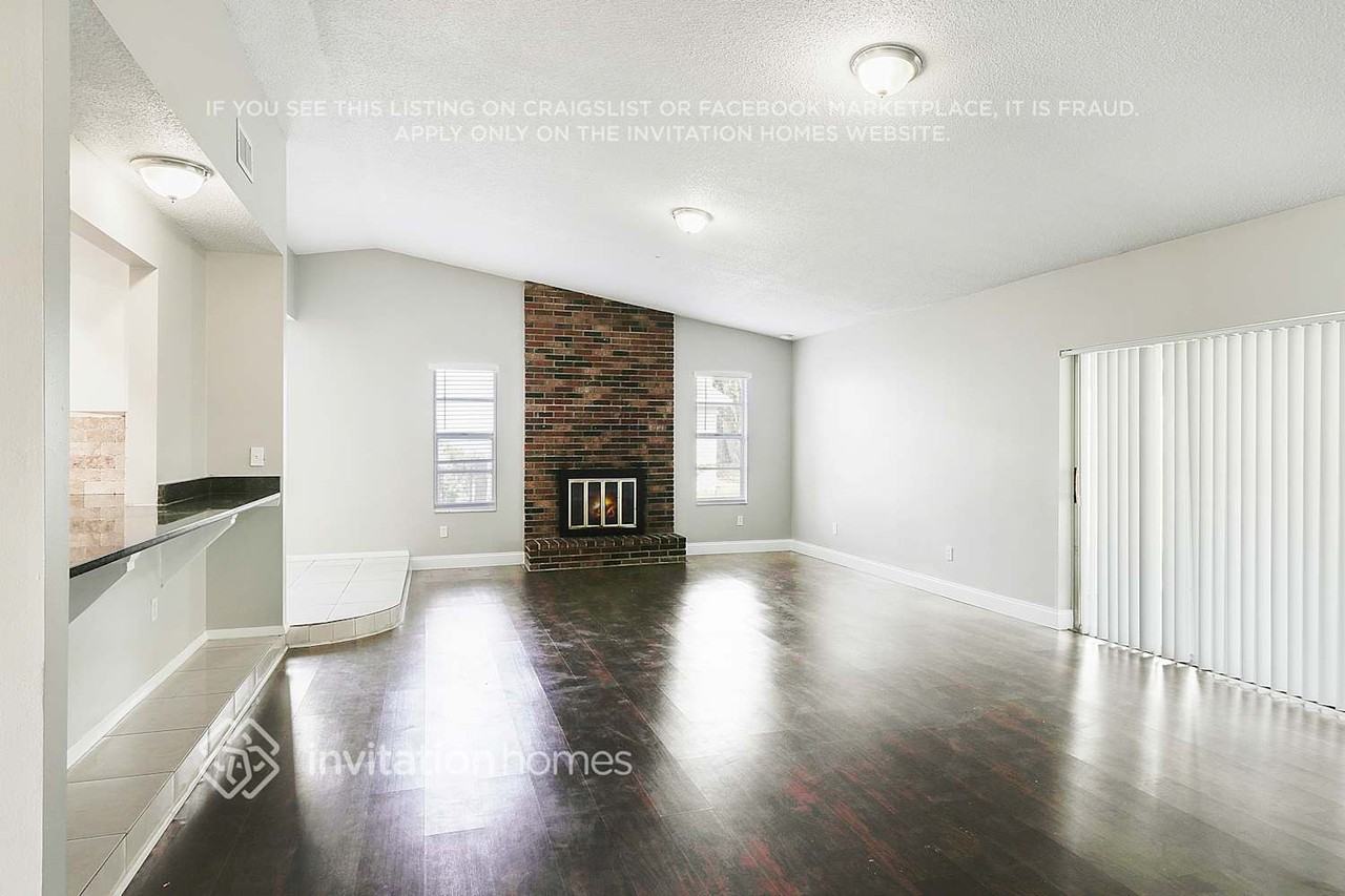 1304 Village Ct - Photo 4 of 31