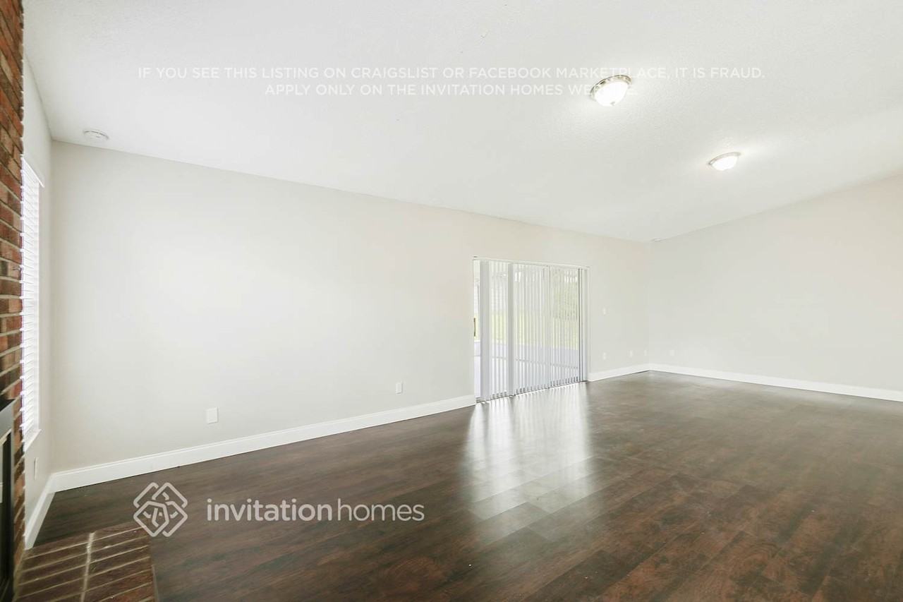 1304 Village Ct - Photo 7 of 31