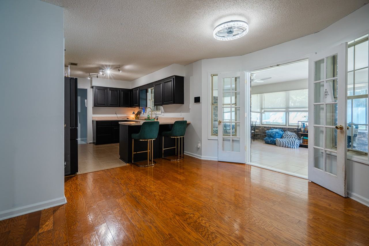 411 Christopher Dr #1 - Photo 4 of 13