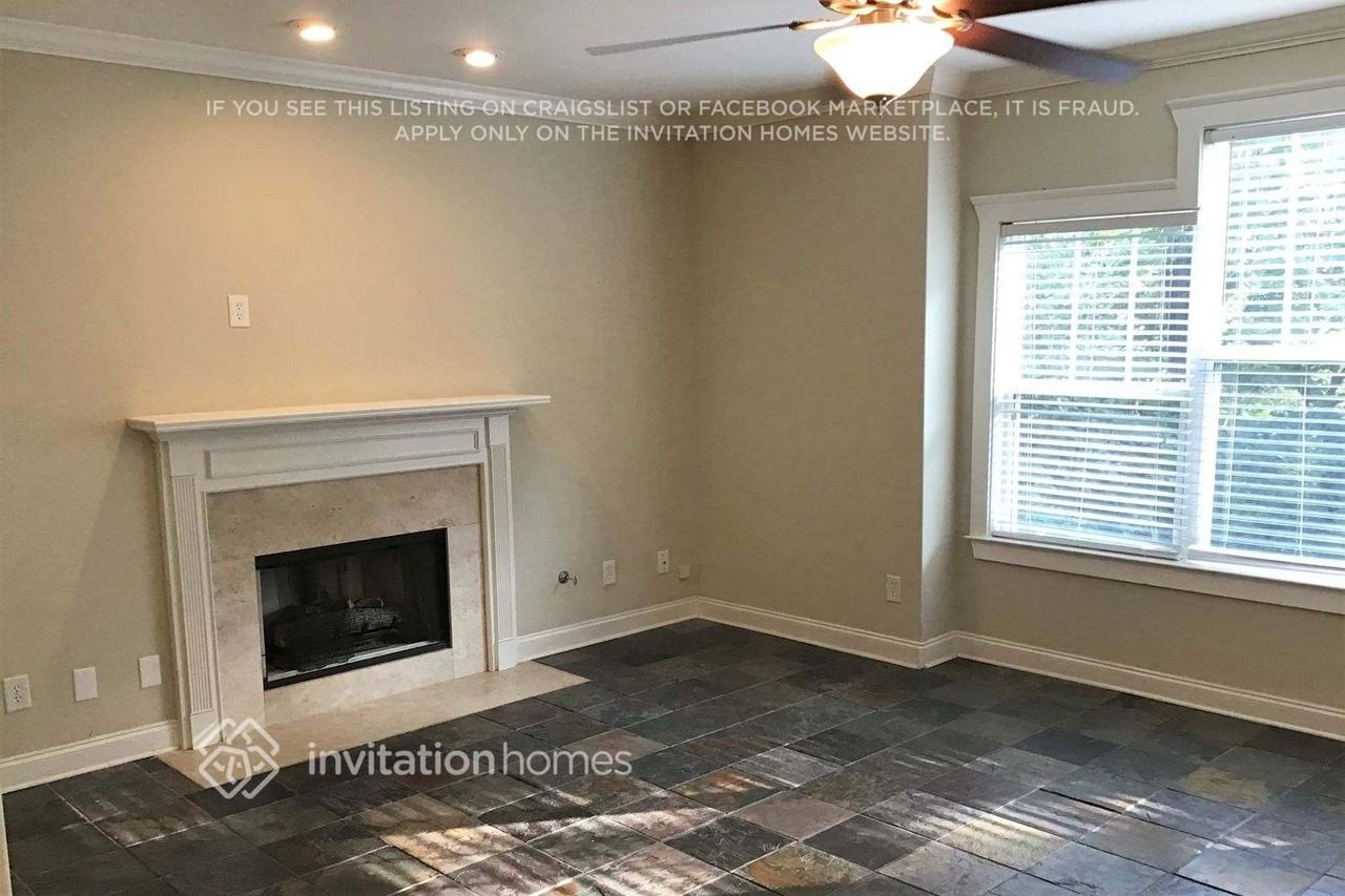 1531 Boulder Walk Dr Se - Photo 2 of 11