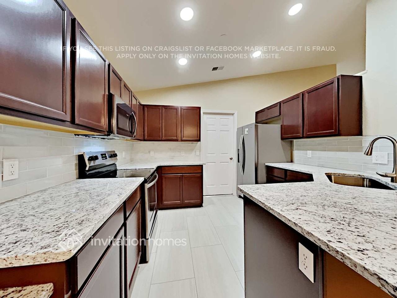 12863 Downstream Cir - Photo 7 of 25