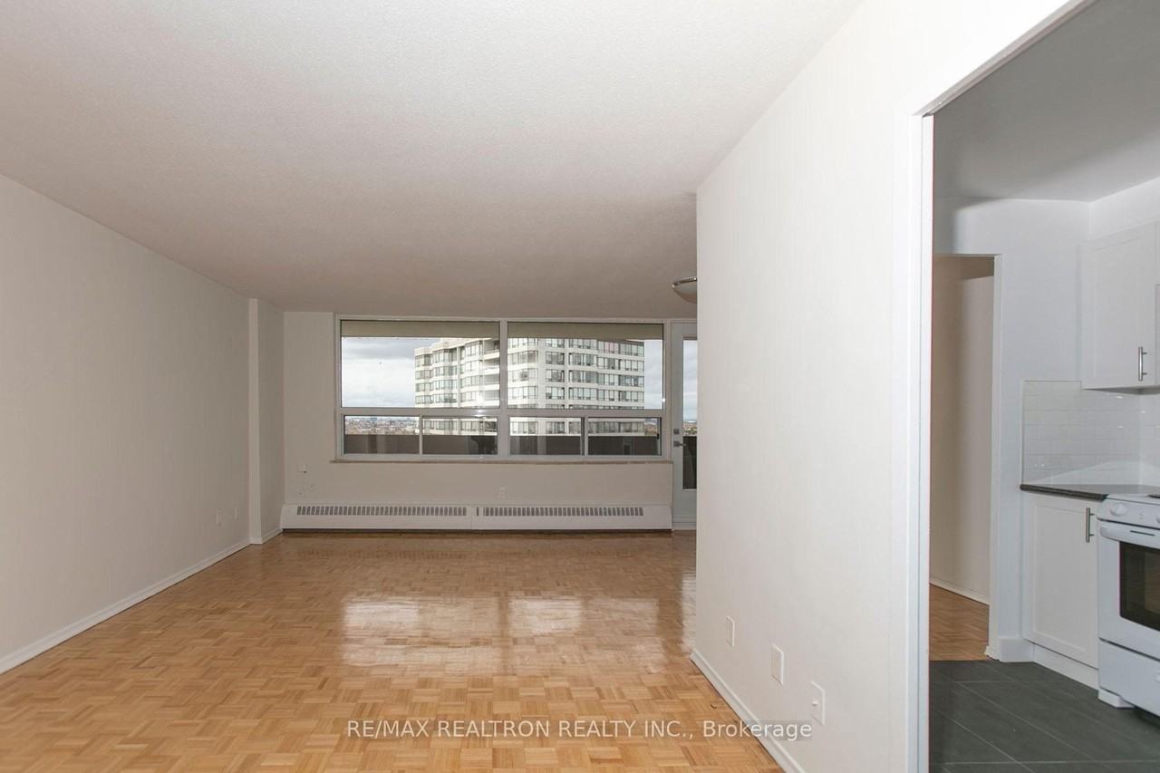 6200 Bathurst Street #1110 - Photo 3 of 13