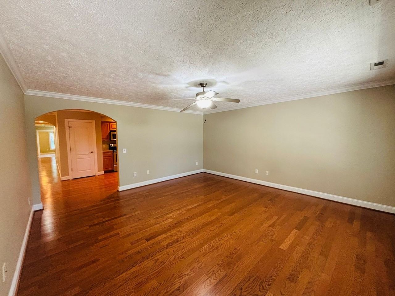 1132 Huff Ln - Photo 4 of 23