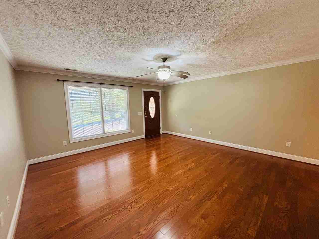 1132 Huff Ln - Photo 5 of 23