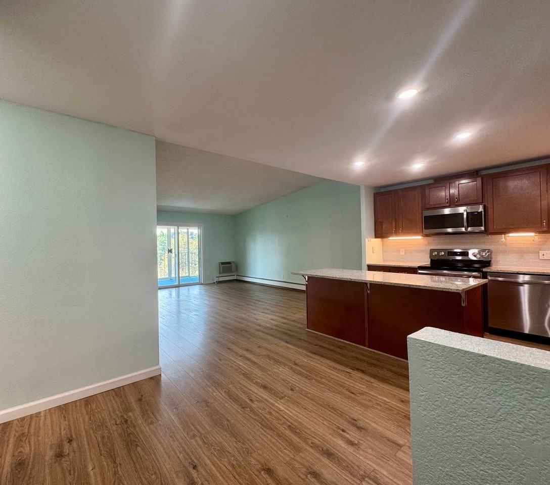 3082 S Wheeling Way #403