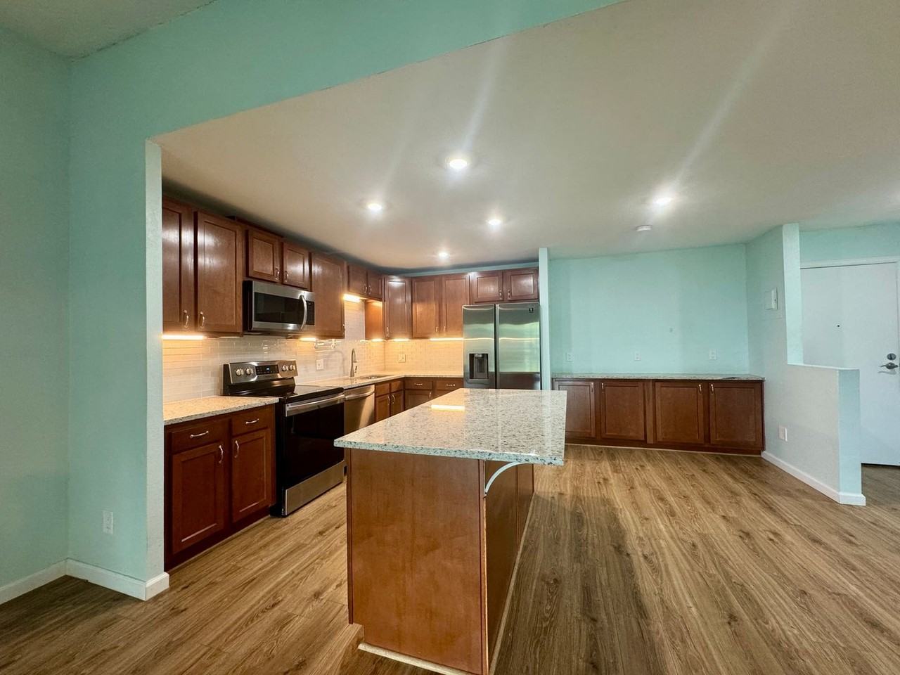 3082 S Wheeling Way #403 - Photo 4 of 18