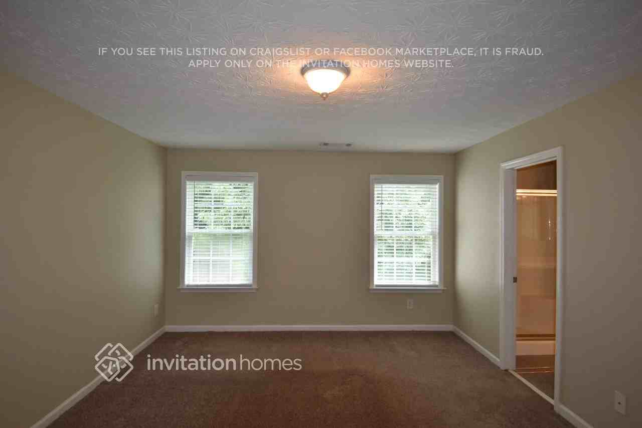 2327 Pierce Way - Photo 4 of 11