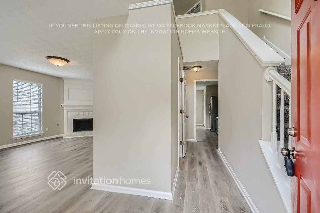 1210 Summerstone Trce - Photo 4 of 26