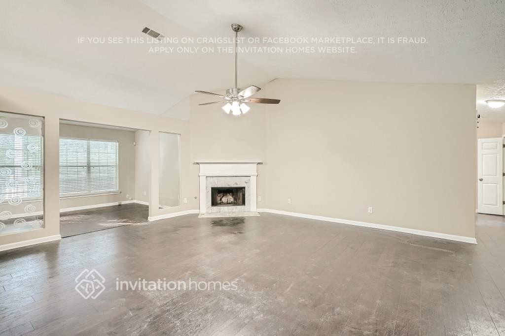 2373 Cove Lake Way - Photo 4 of 18