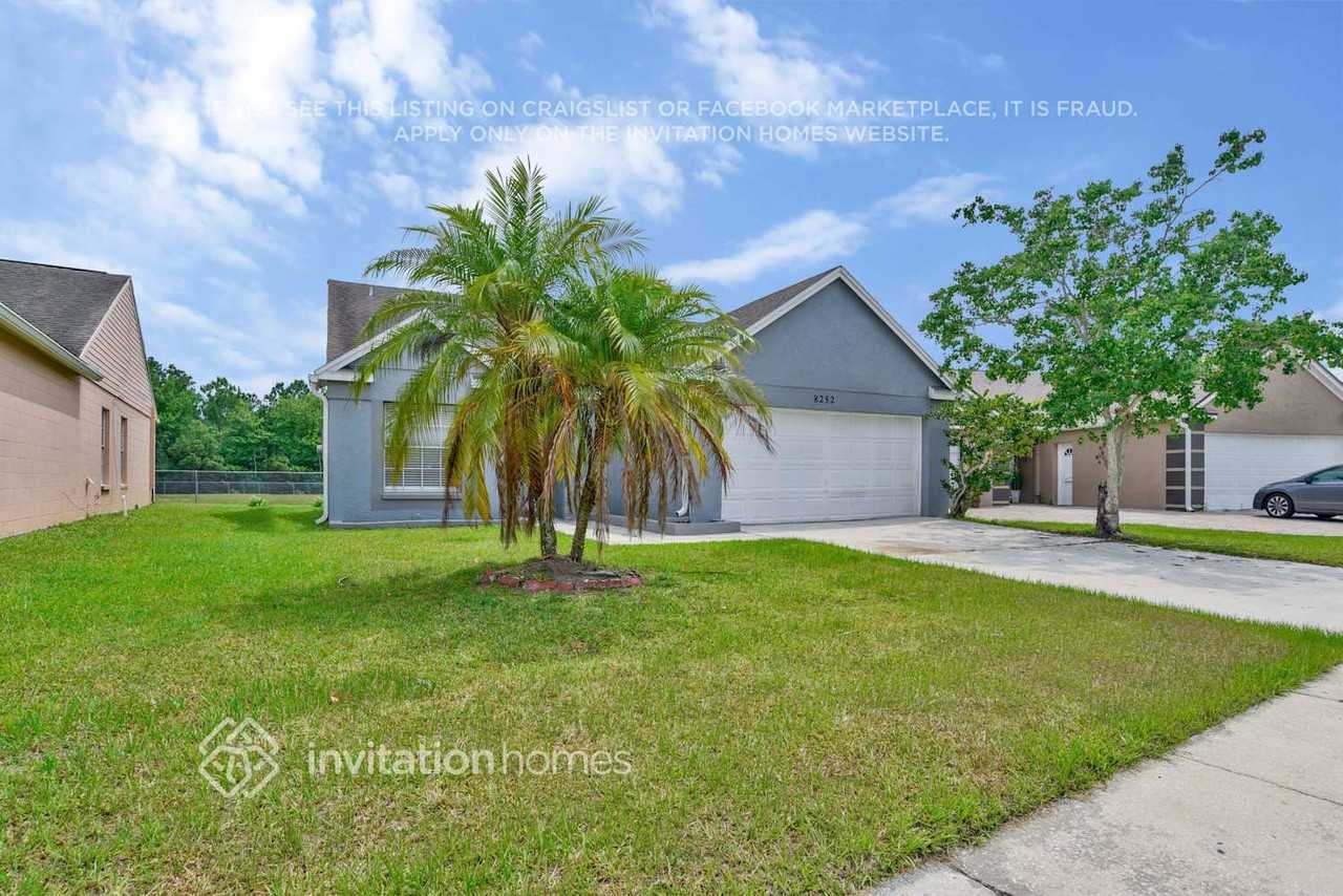 8252 Cascade Oaks Dr - Photo 2 of 25
