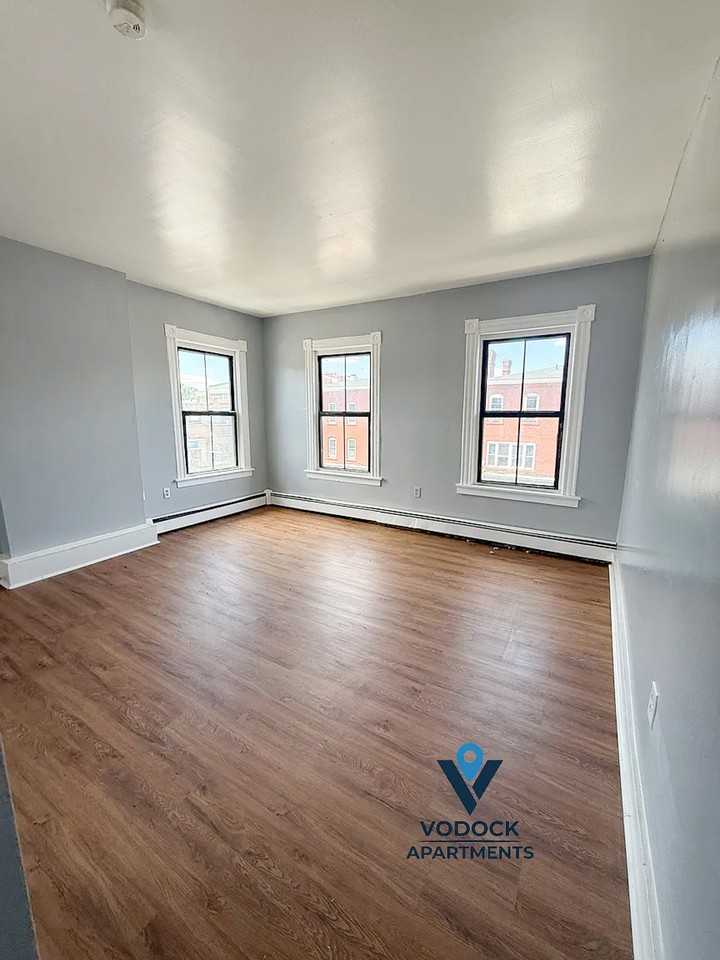 641 Park Street #B2 - Photo 3 of 14