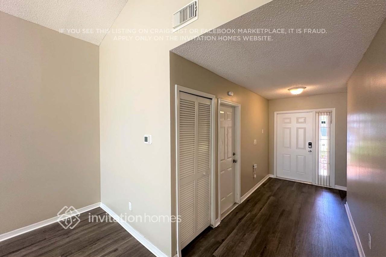 15927 Sw 82nd St - Photo 4 of 13