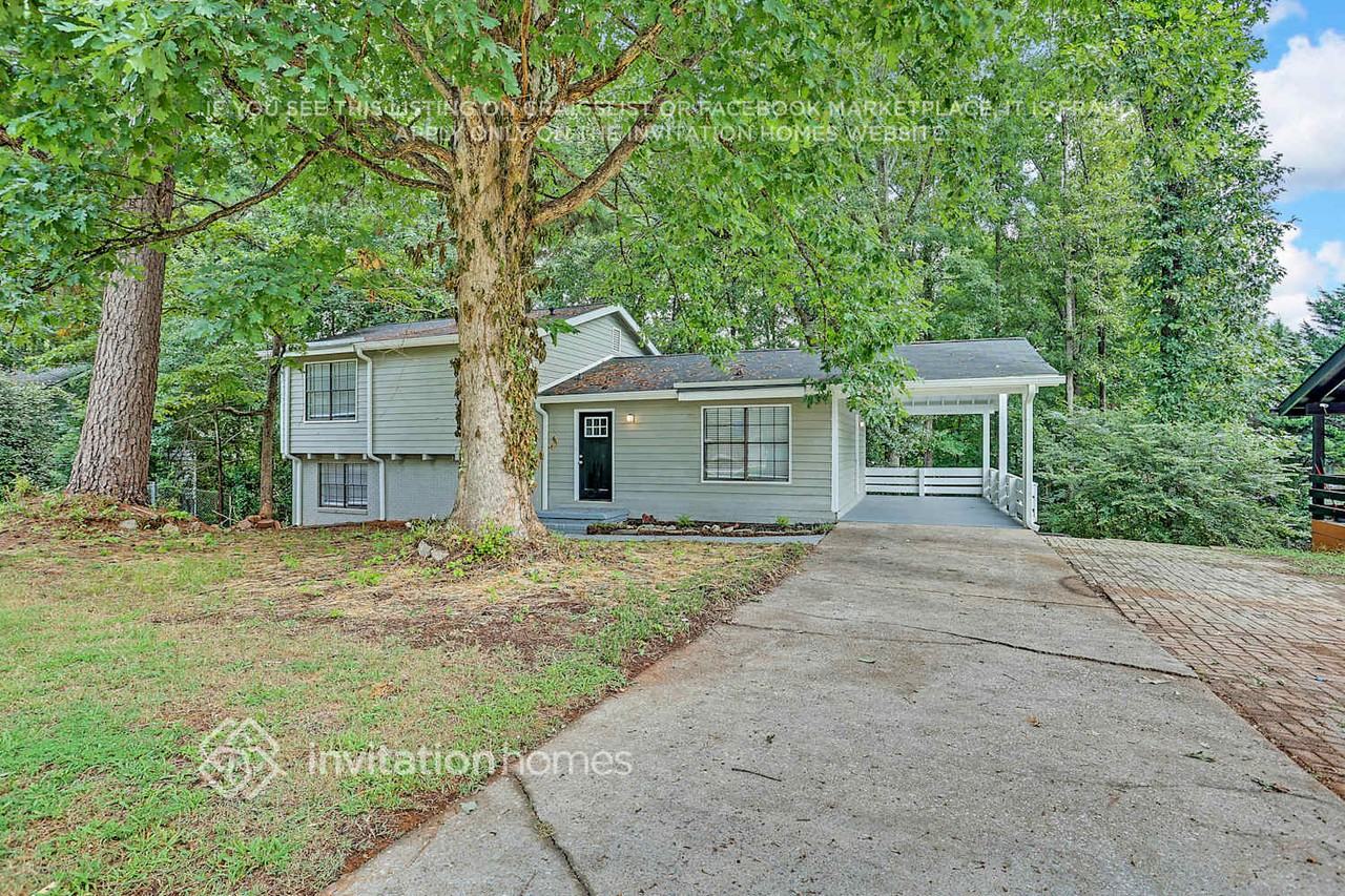 678 Lakeridge Dr Se - Photo 2 of 26