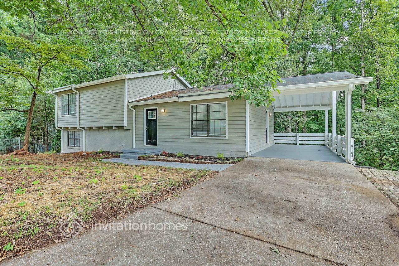 678 Lakeridge Dr Se - Photo 3 of 26