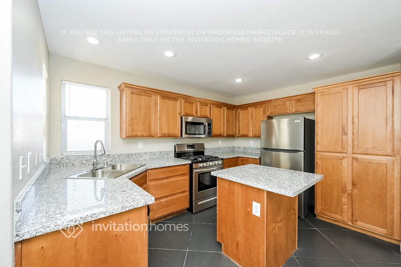 5487 Caprock Canyon Ave - Photo 7 of 16