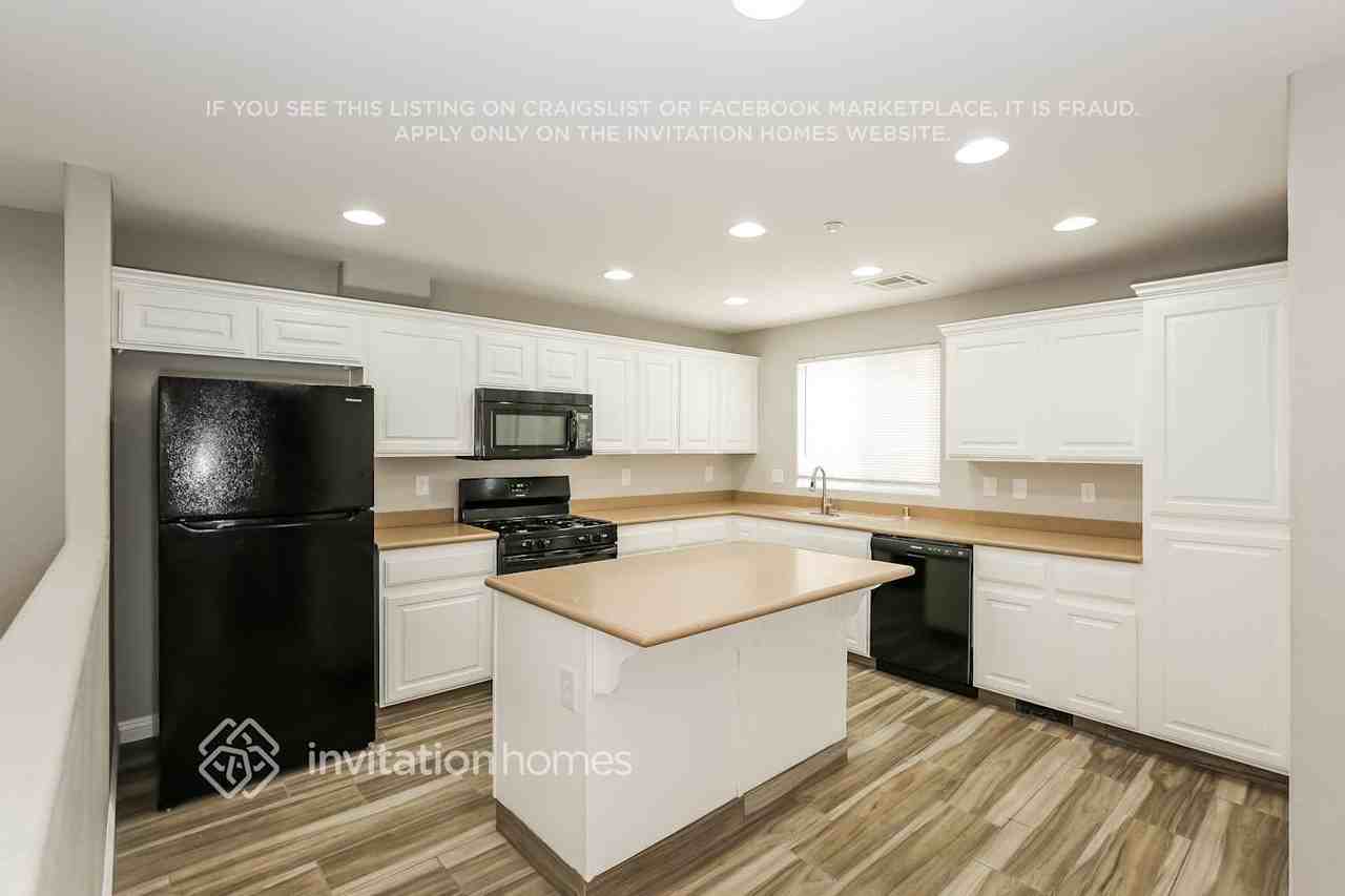 4794 Hampstead Heath Ct - Photo 6 of 15