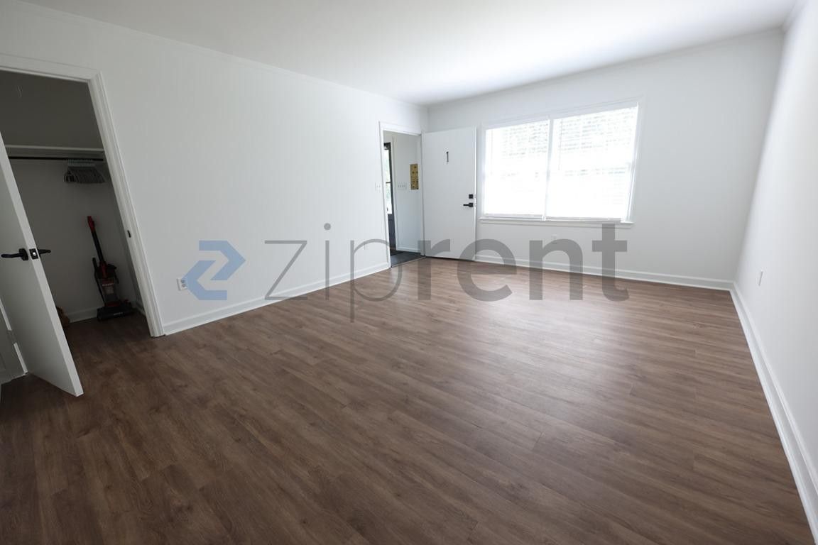 5109 Abercorn St #1 - Photo 5 of 13