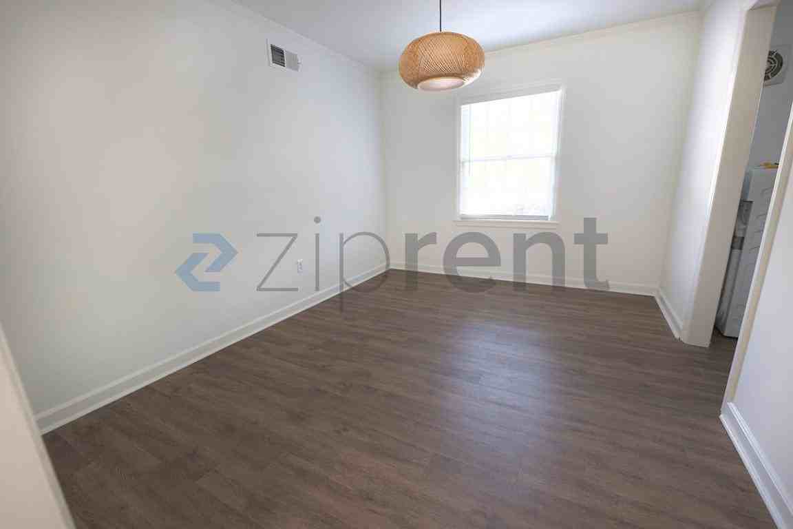 5109 Abercorn St #1 - Photo 6 of 13