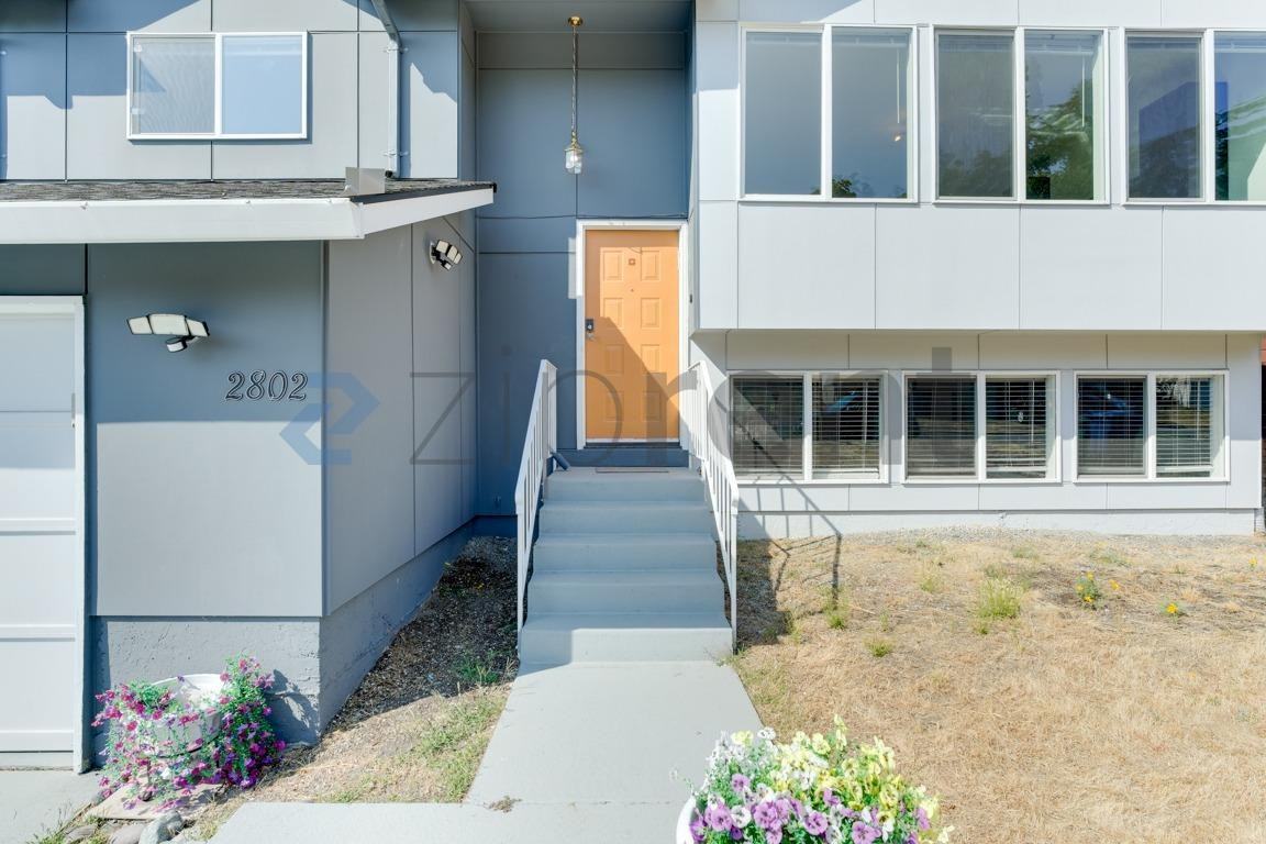 2802 Ne 23rd Pl - Photo 2 of 24