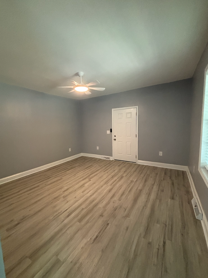 131 Dixon Cir - Photo 5 of 8