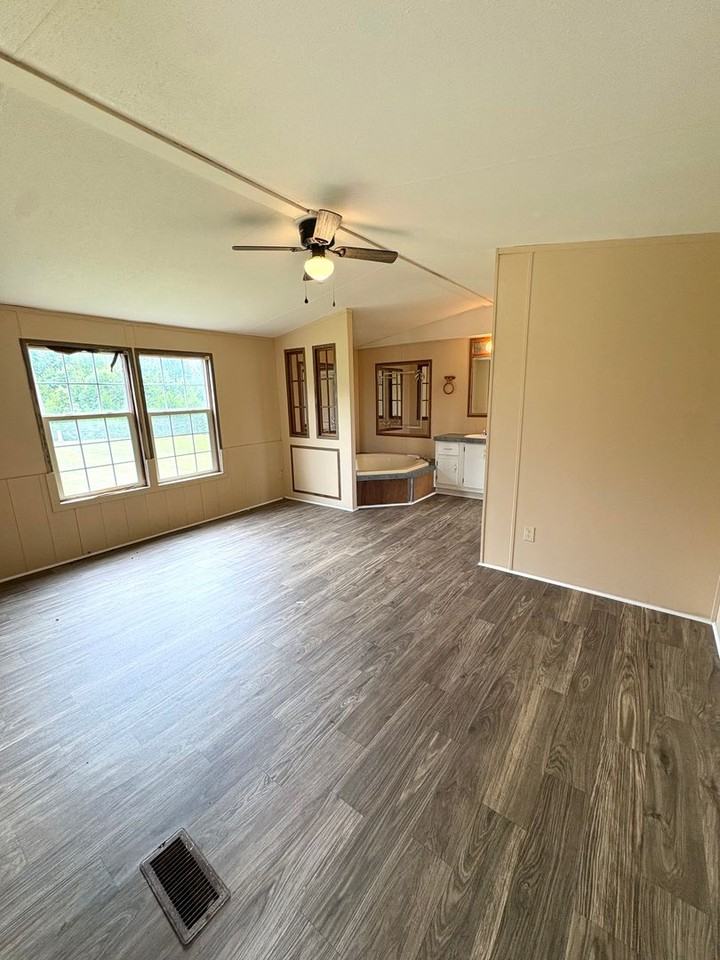 401 Millstown Rd - Photo 4 of 8