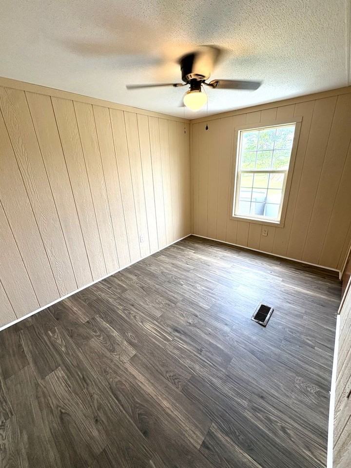 401 Millstown Rd - Photo 6 of 8