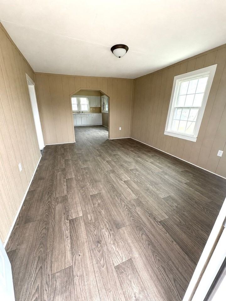 608 N 9th St - Photo 2 of 7