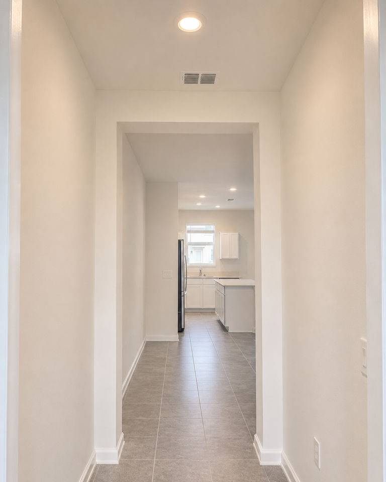 409 Bogey Dr - Photo 4 of 32