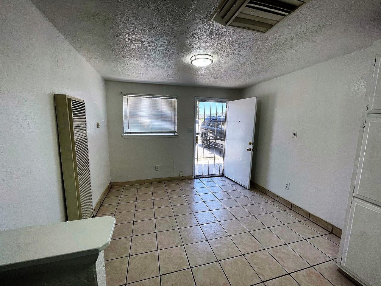 Parkview 825 - Photo 2 of 16