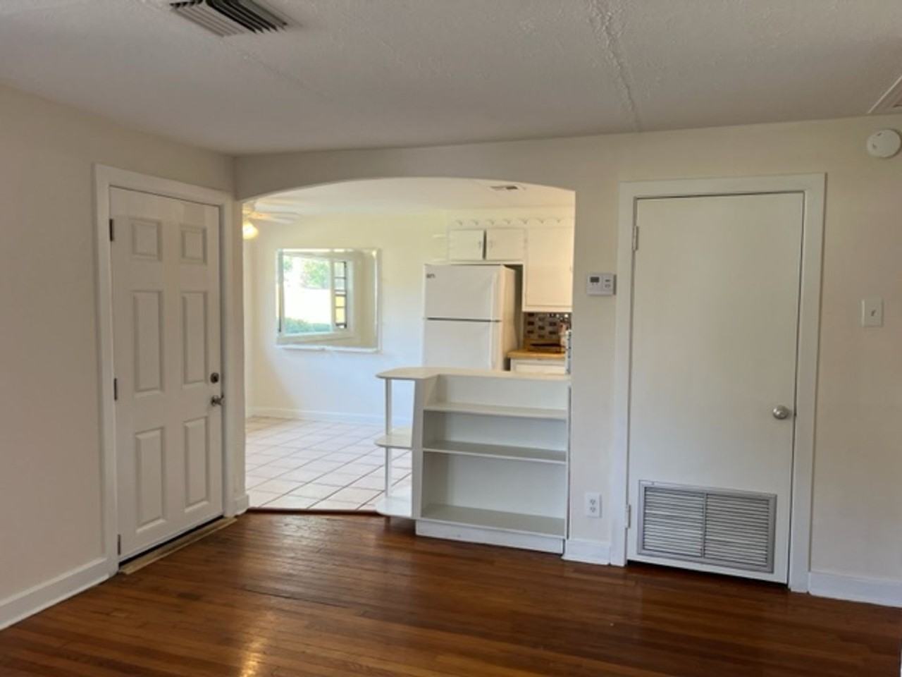1208 Cloverlawn Ave - Photo 6 of 27