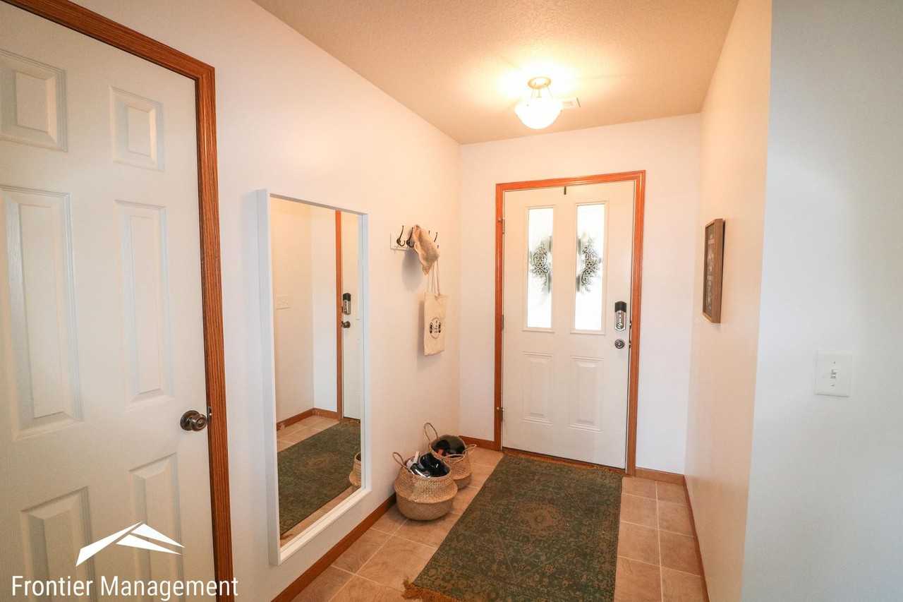 416 Stone Grove Dr - Photo 3 of 22